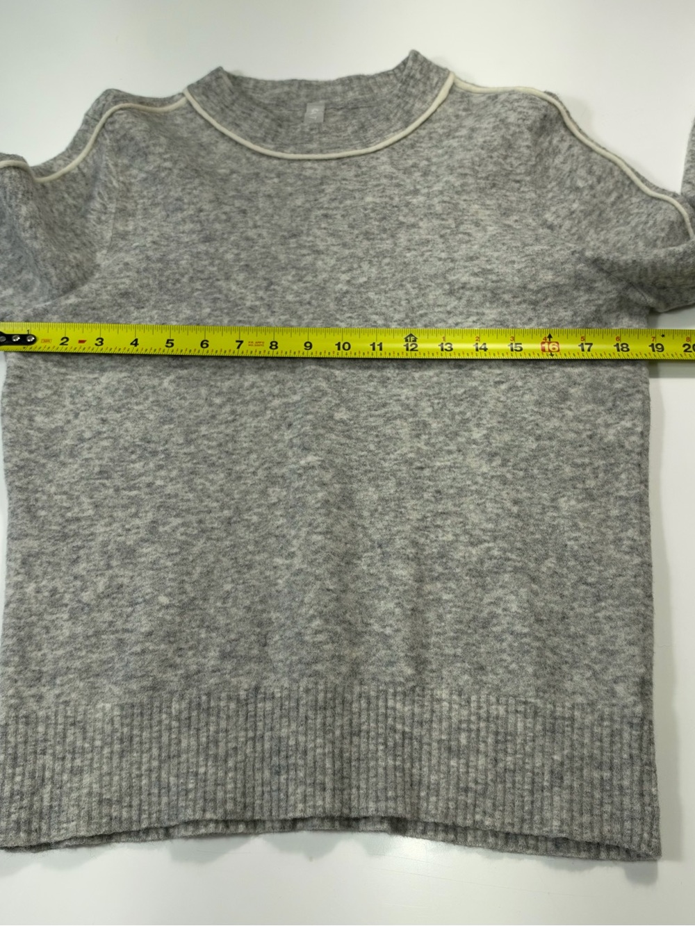 Athleta Merino Wool Blend Gray Crewneck Sweater with White Trim Size Medium - Picture 4 of 7